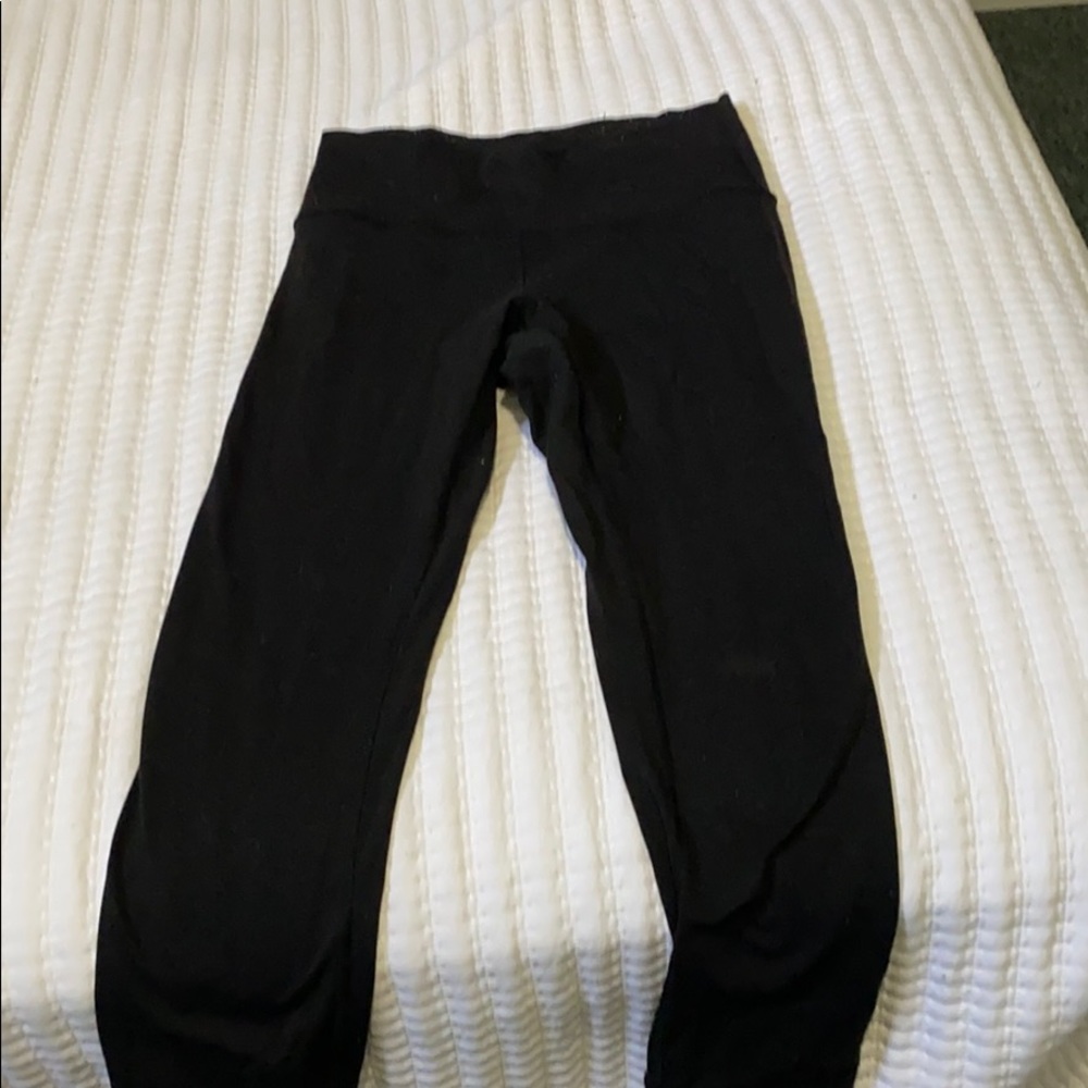 Black lulu lemon leggings